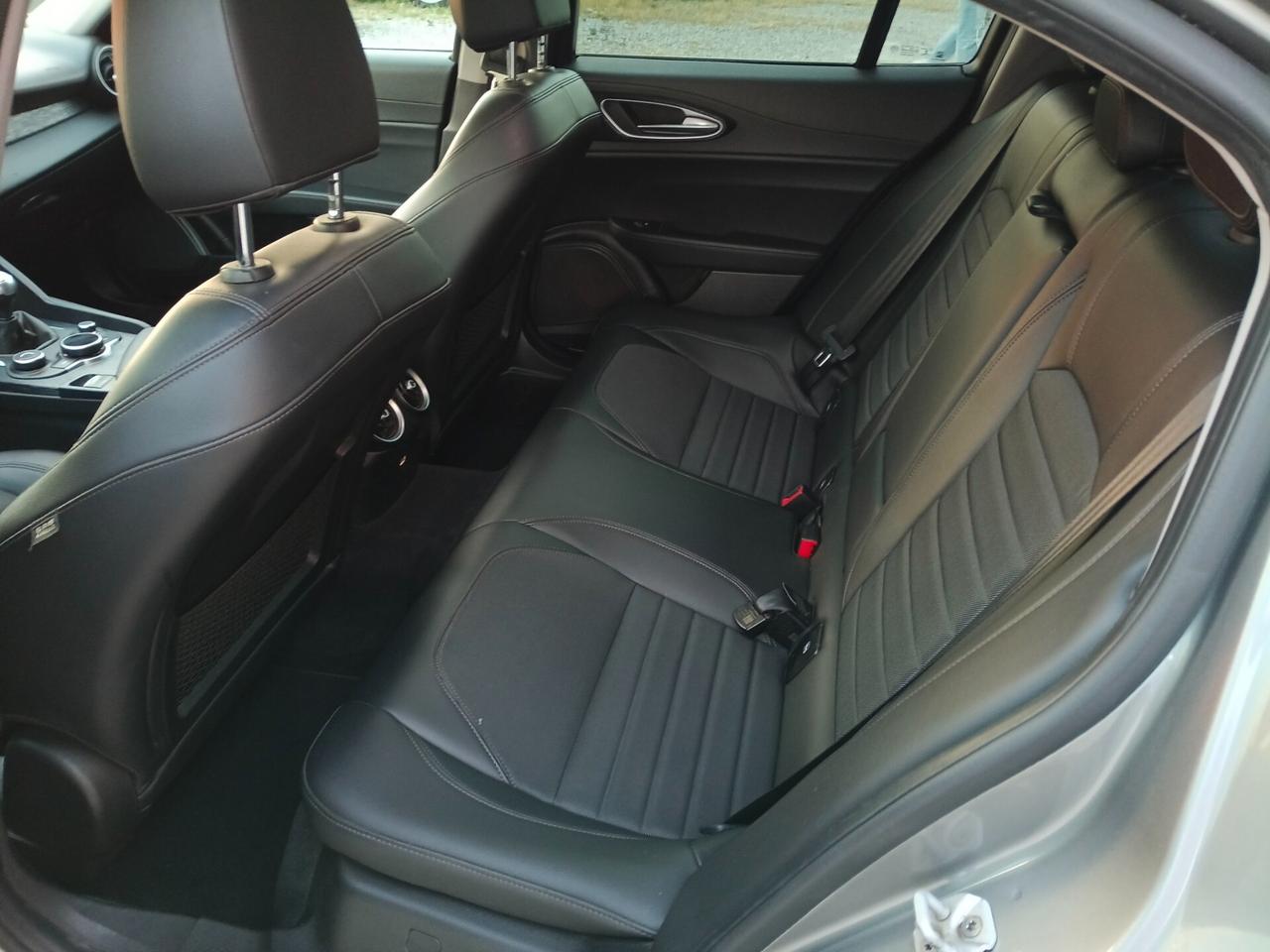 Alfa Romeo Giulia 2.2 Turbodiesel 160 CV VELOCE