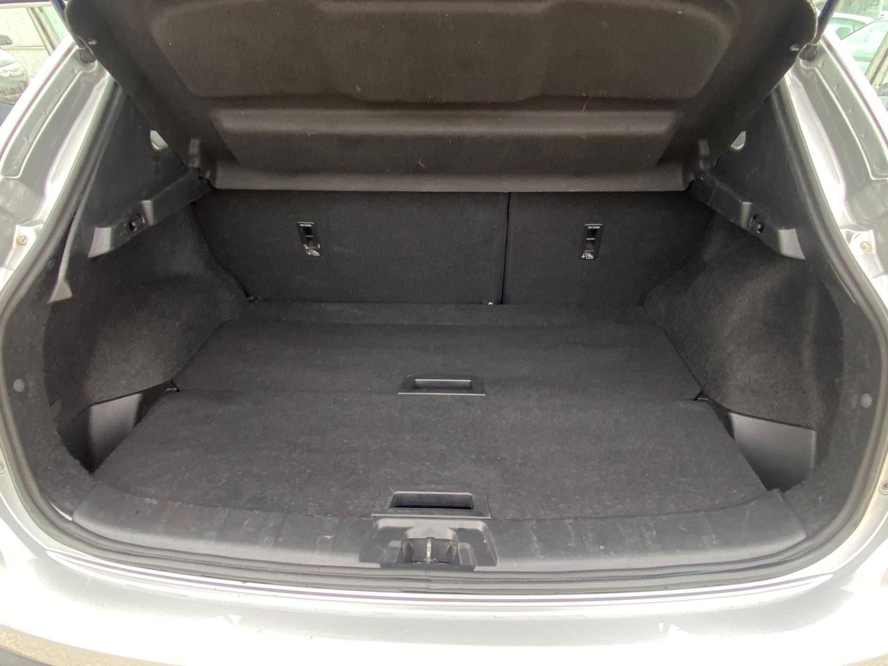 Nissan Qashqai 1.5 dCi Tekna GANCIO TRAINO,TELECAMERE 360*,NEOPATENTATI UNICO PROPIETARIO