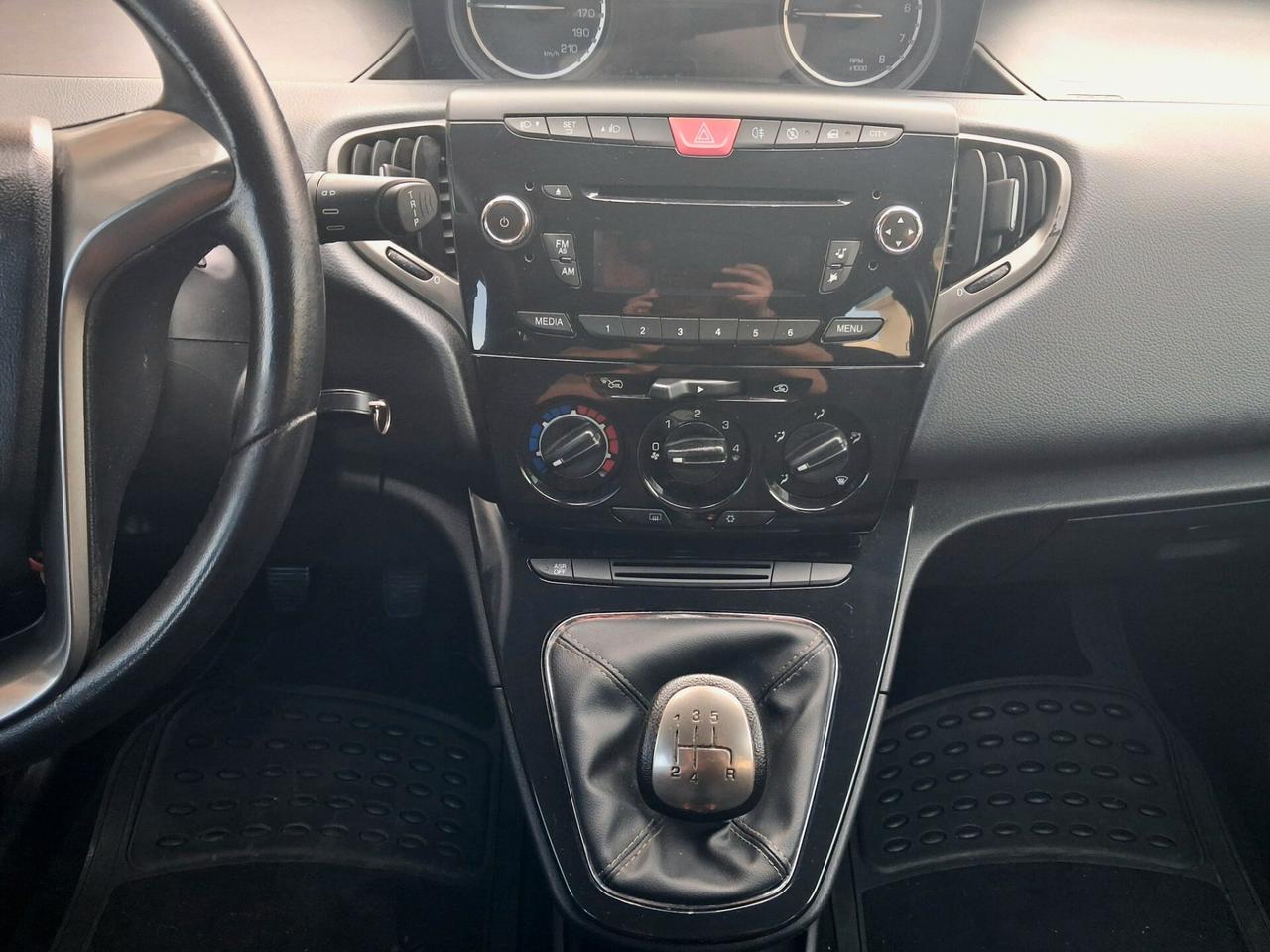 LANCIA YPSILON GOLD 1.2 BENZINA 70CV