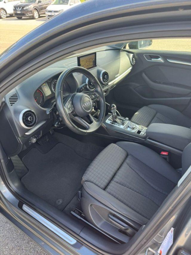 AUDI A3 1.6 TDI S tronic Sport