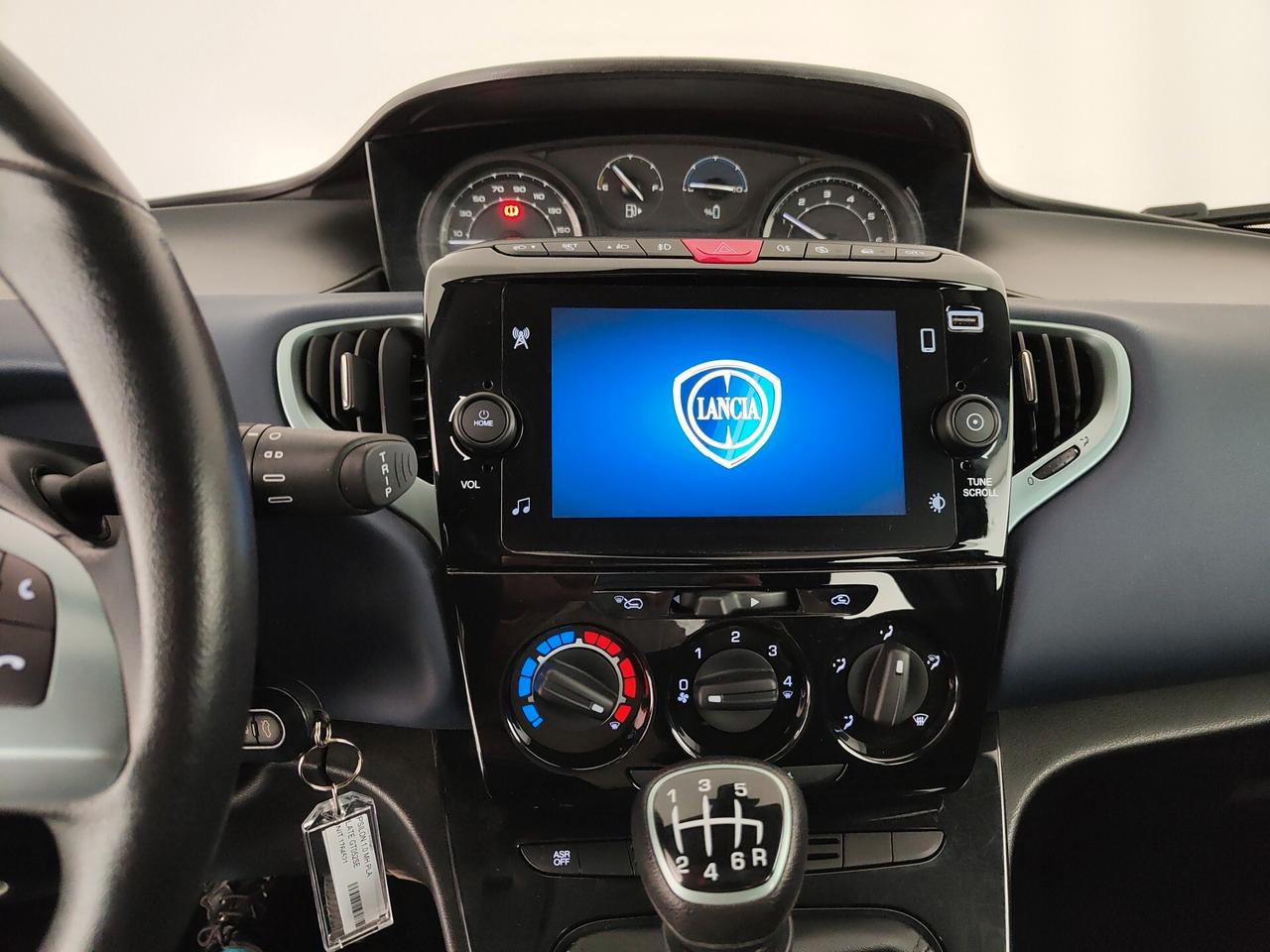 Lancia Ypsilon 1.0 FireFly 5 porte S&S Hybrid Platino