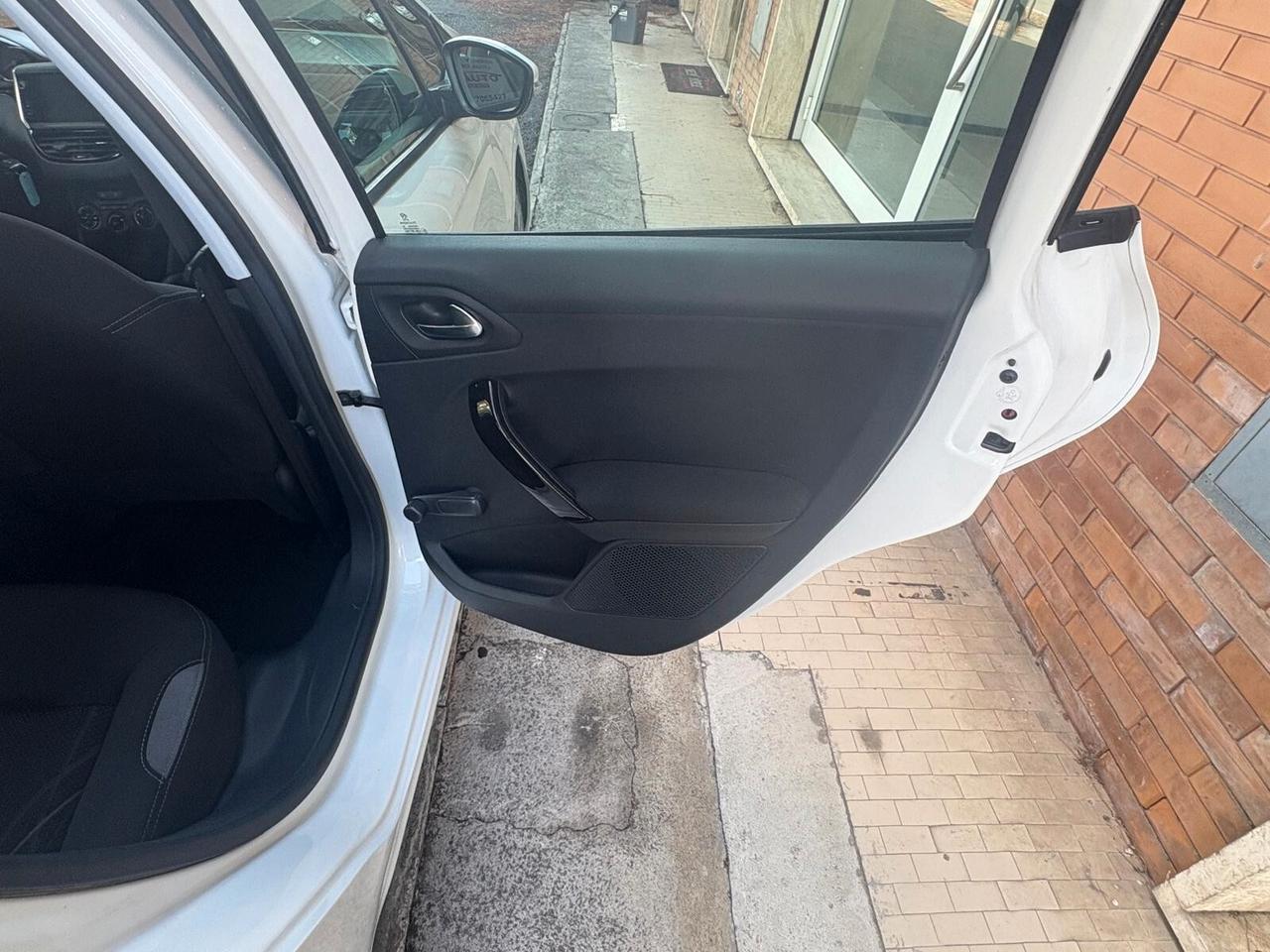 Peugeot 208 GPL 12MESI DI GARANZIA!!!!