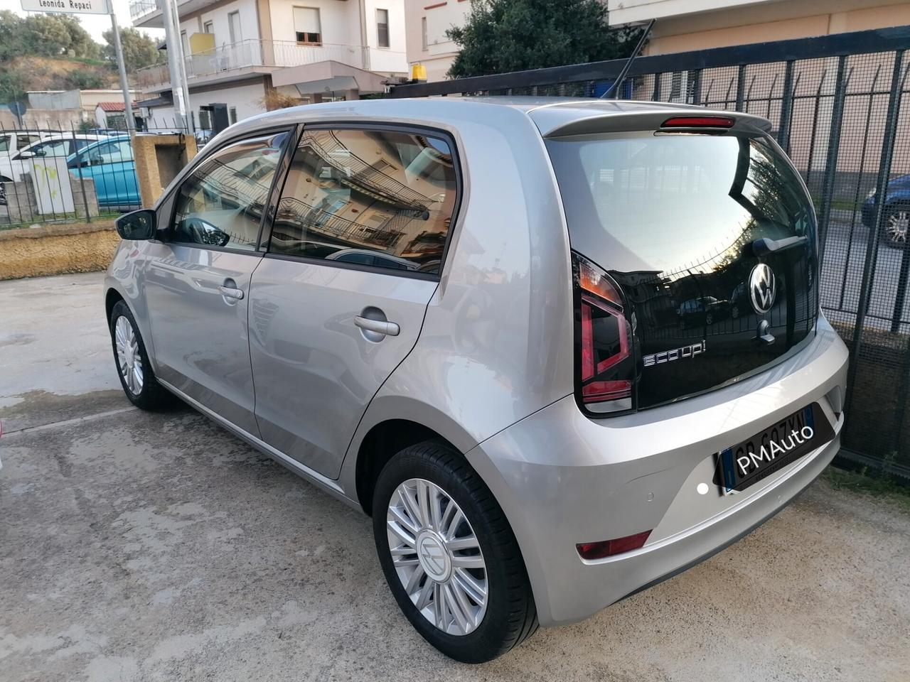 Volkswagen Up 1.0 5p. Comfortline 35000km