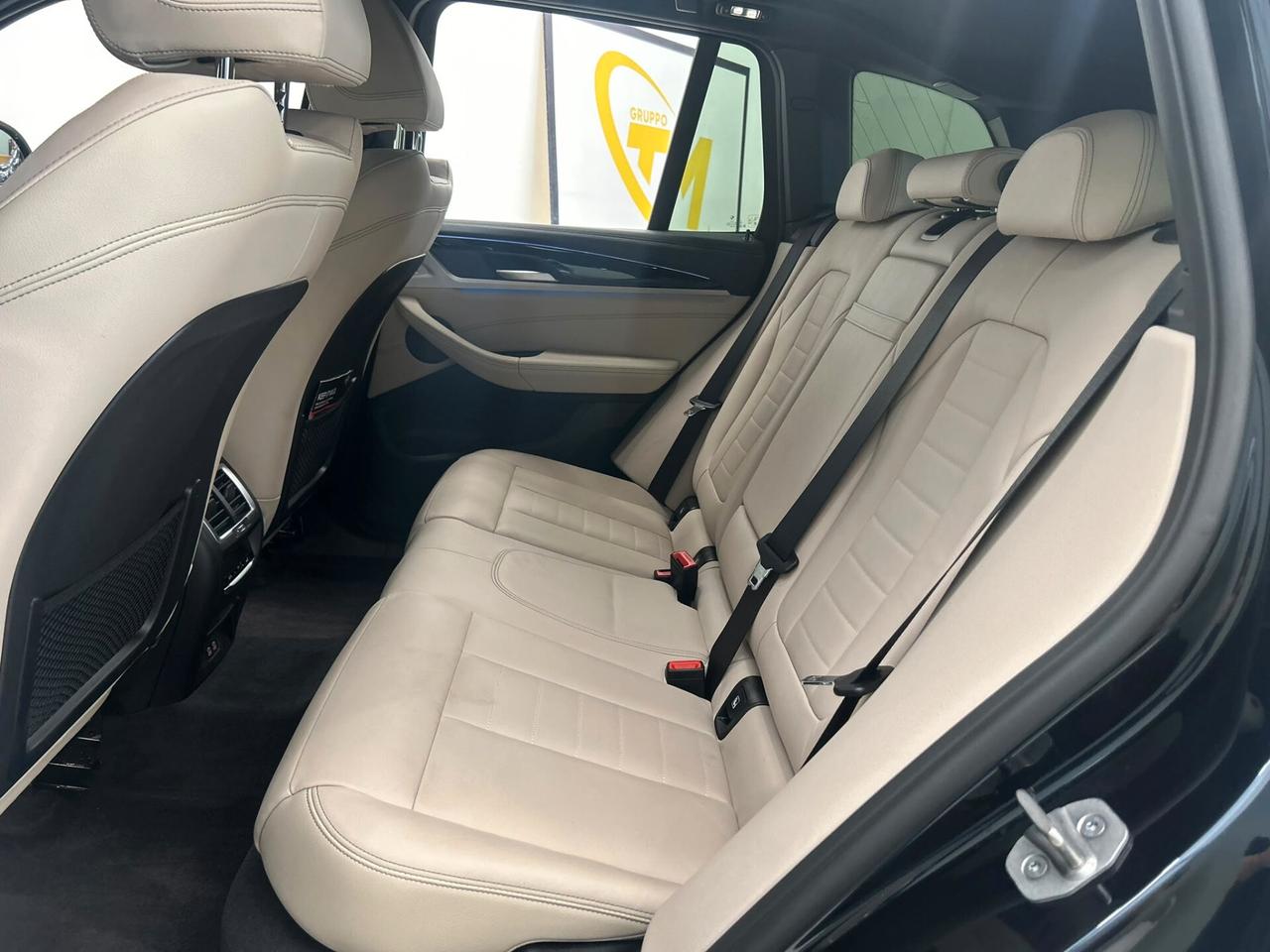 Bmw IX3 Impressive