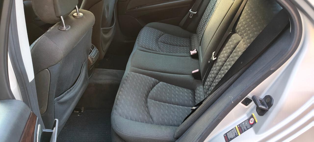 Mercedes E 200 K metano LEGGERE