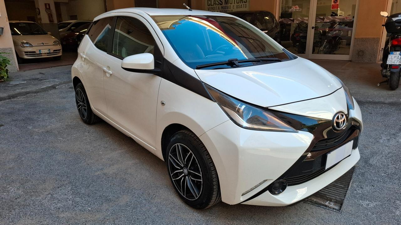 Toyota Aygo 1.0 VVT-i 69 CV 5 porte x-clusiv