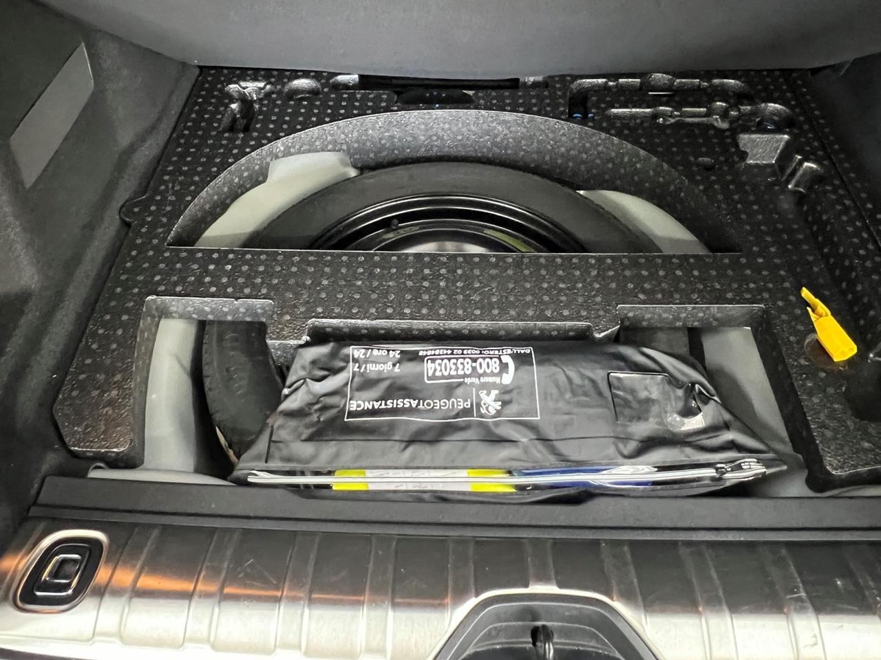 PEUGEOT 2008 1.6 bluehdi Allure 100cv