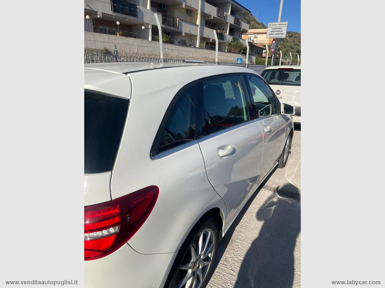 MERCEDES-BENZ B 180 Premium