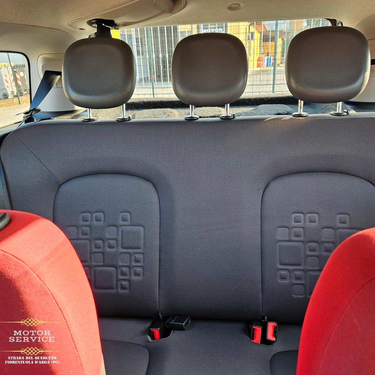 Fiat Panda 1.2 BENZ NEOPATENTATI DA 80€ MESE