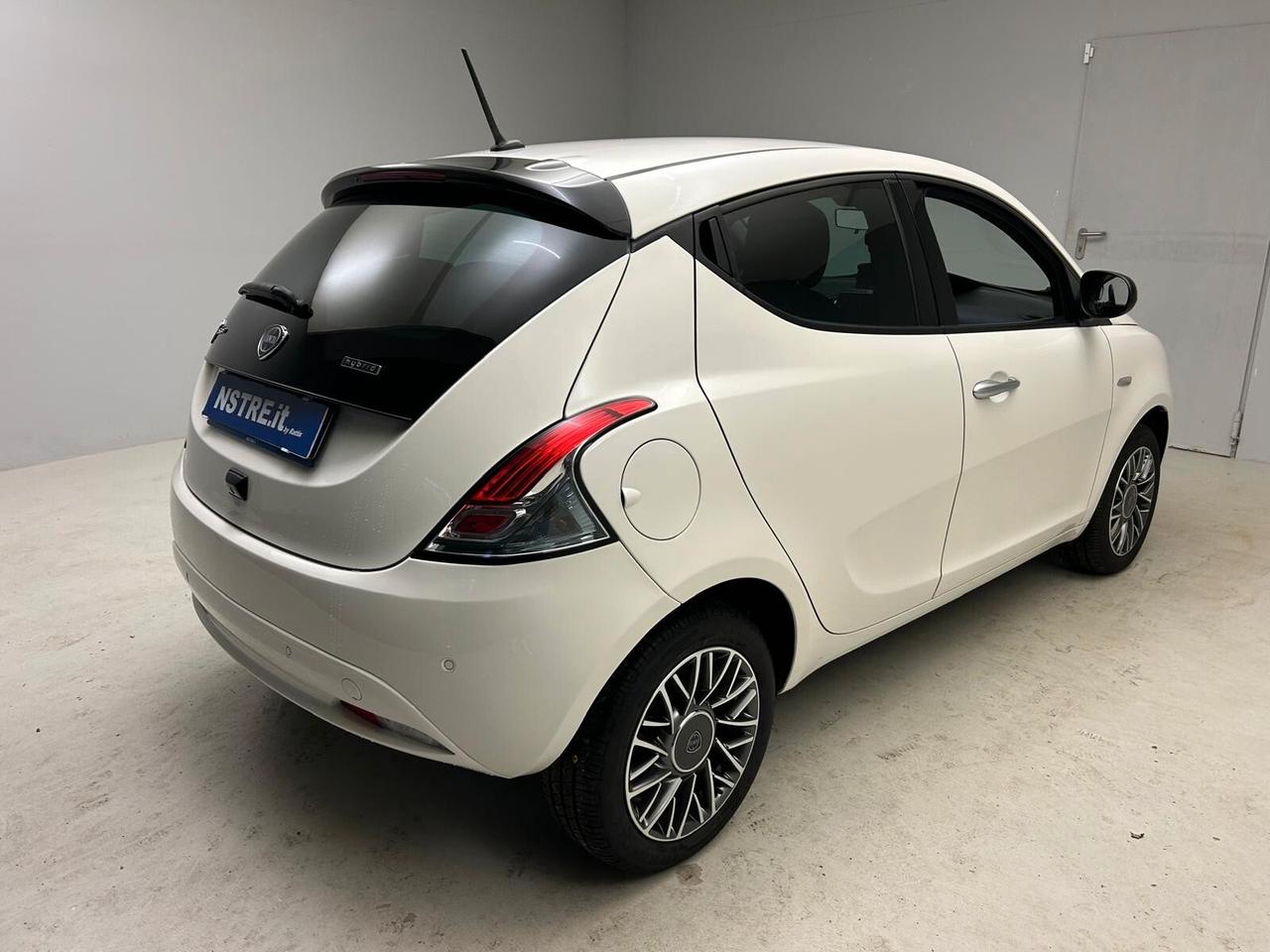 Lancia Ypsilon 1.0 FireFly 5 porte S&S Hybrid Gold Plus