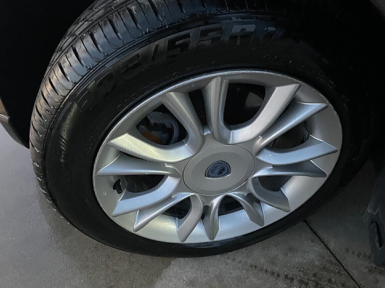 Lancia Delta 1.6 MJT DPF Oro vettura pari al nuovo