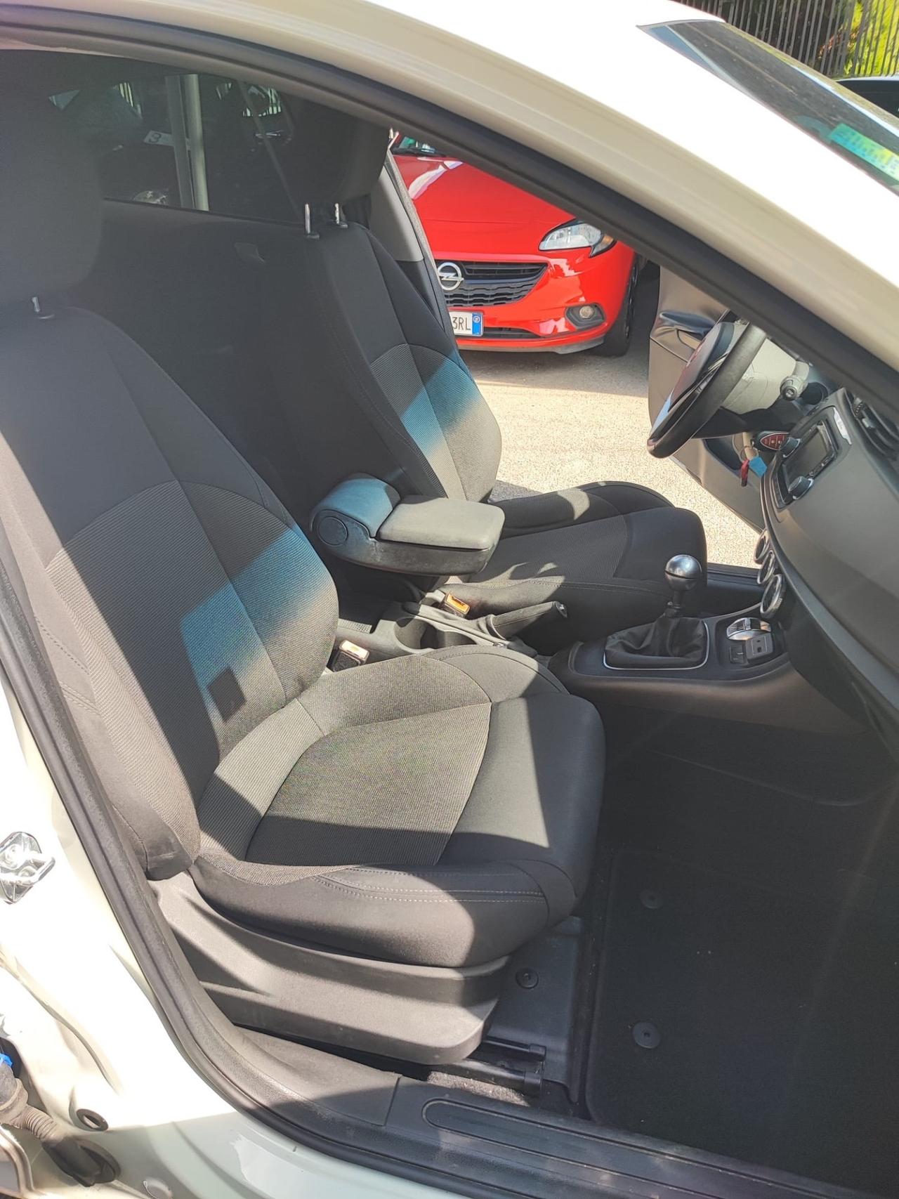Alfa Romeo Giulietta 1.6 JTDm-2 120 CV Exclusive