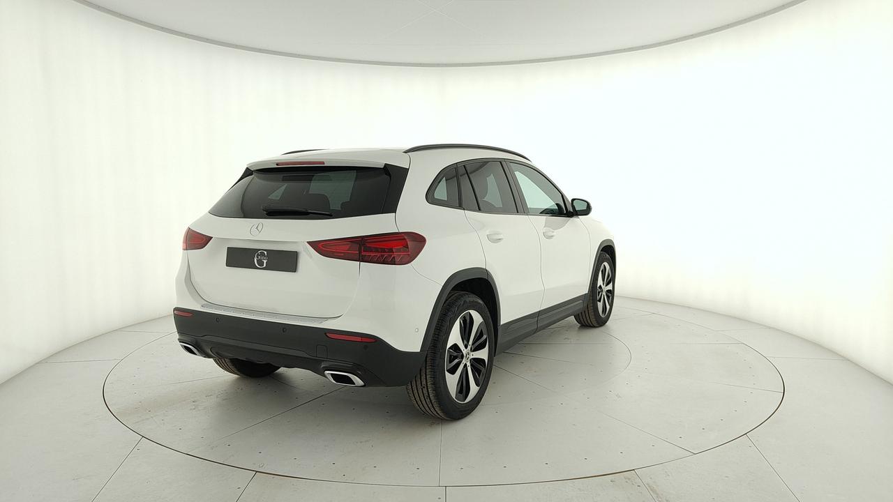 Mercedes-Benz GLA 200 d automatic