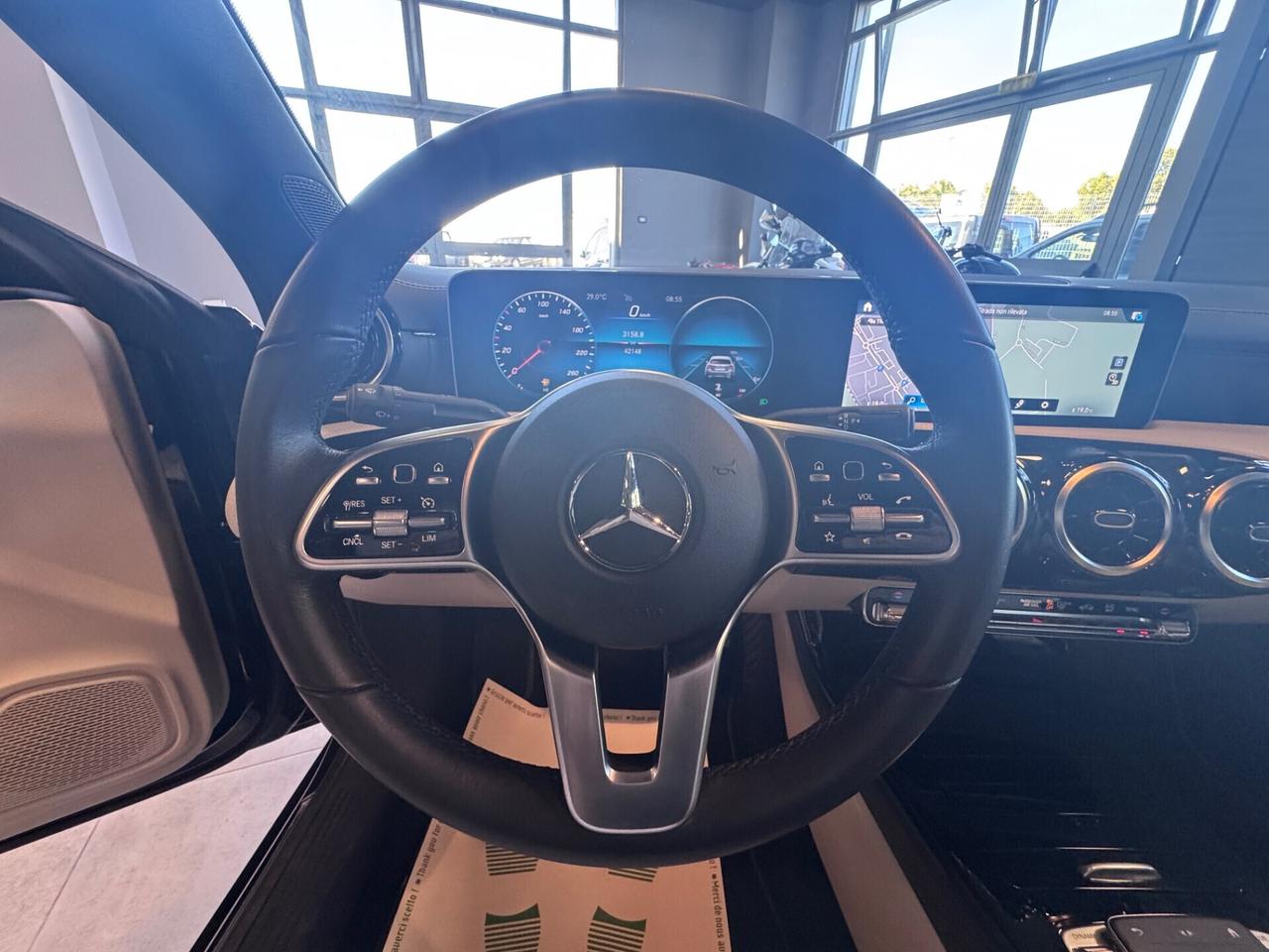 MERCEDES CLA 180CDI KM 42.000 SEDAN AT8 SPORT