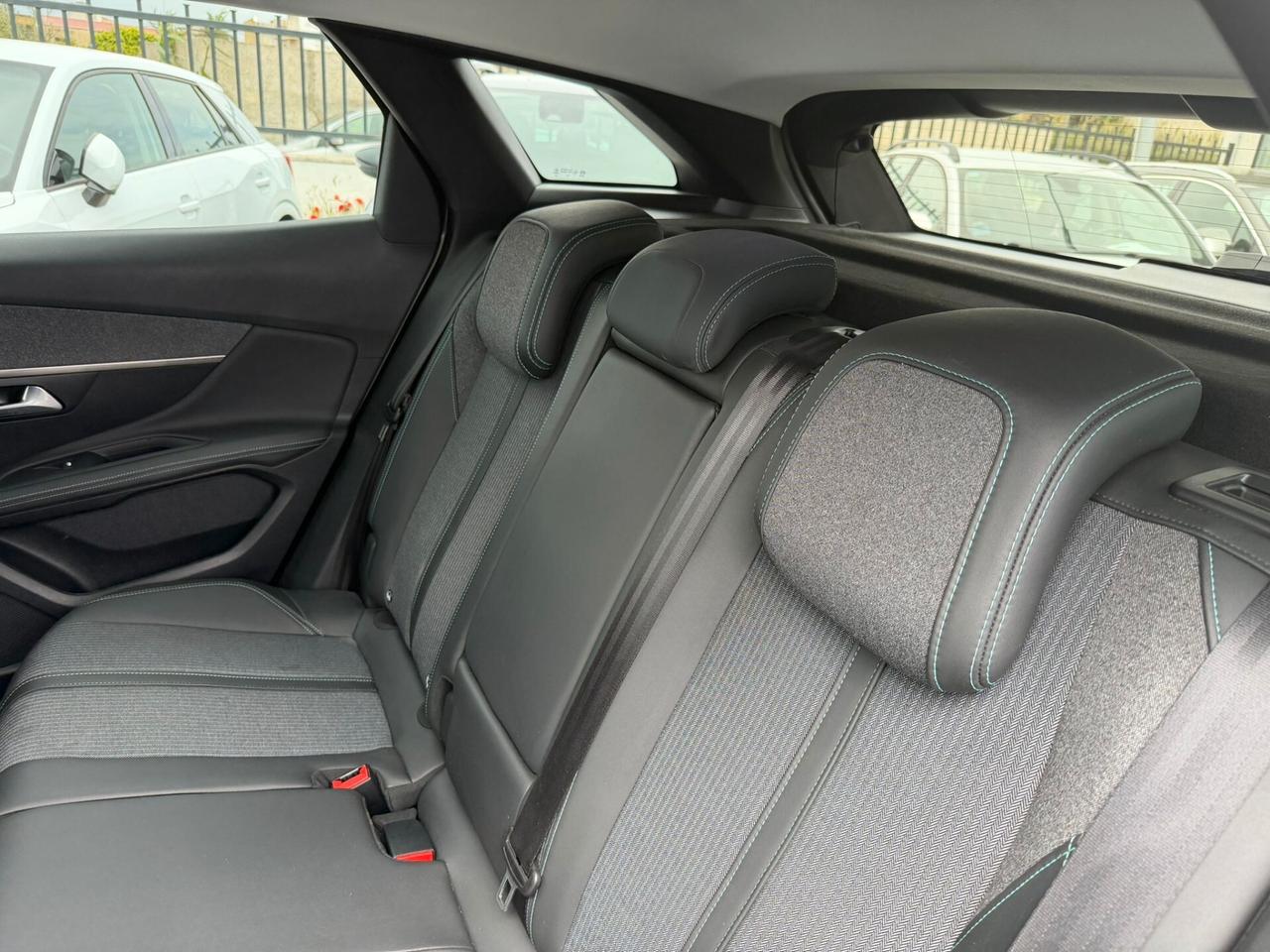 Peugeot 3008 BlueHDi 130 S&S EAT8 Allure Pack