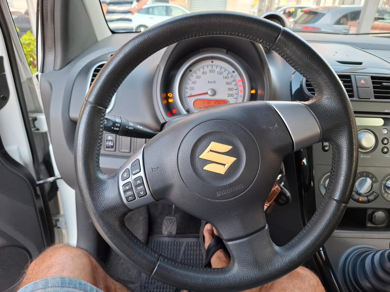 Suzuki Splash 1.0 VVT Style ABS/Clima/Radio/5Porte