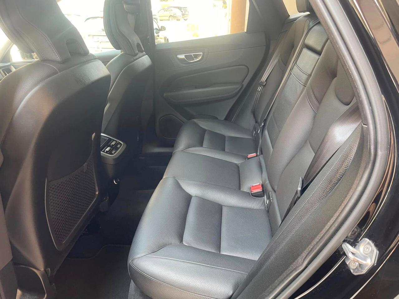 Volvo XC 60 XC60 D4 190cv AWD Inscription TETTO NAVY PELLE LED 19