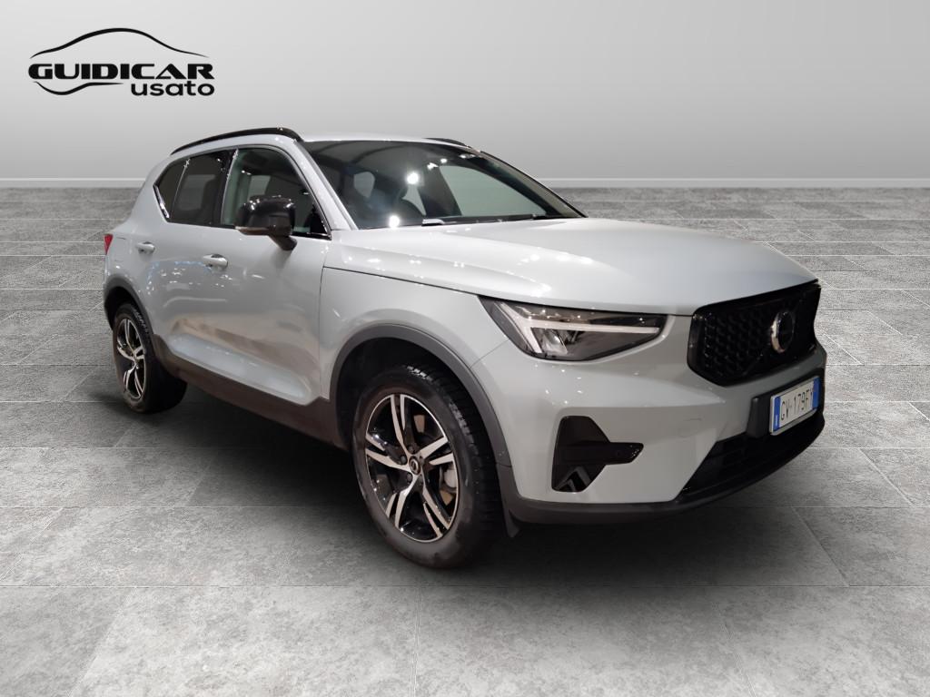 VOLVO XC40 2023 - XC40 2.0 b3 Plus Dark auto