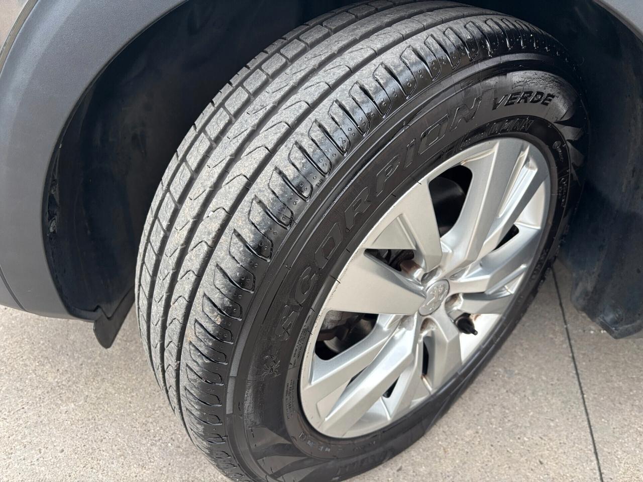 Peugeot 3008 BlueHDi 130 cv - 2019