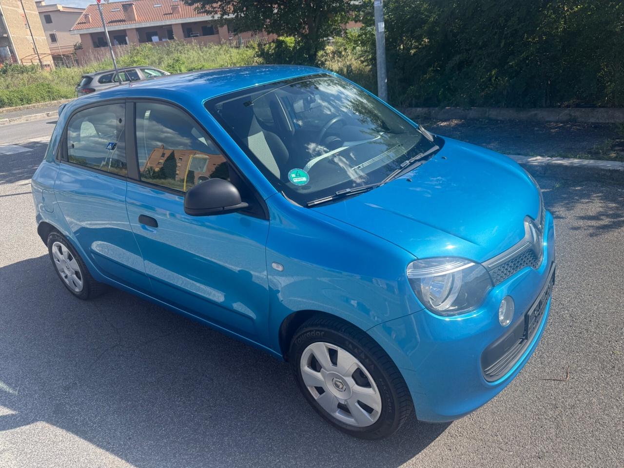 Renault Twingo euro 6 neopatentati garanzia permute
