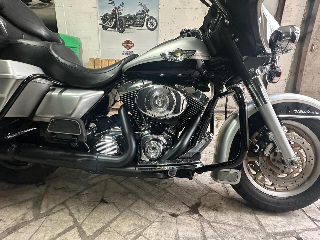 Harley-davidson FLHTCUI Ultra Classic Electra Glide 2003