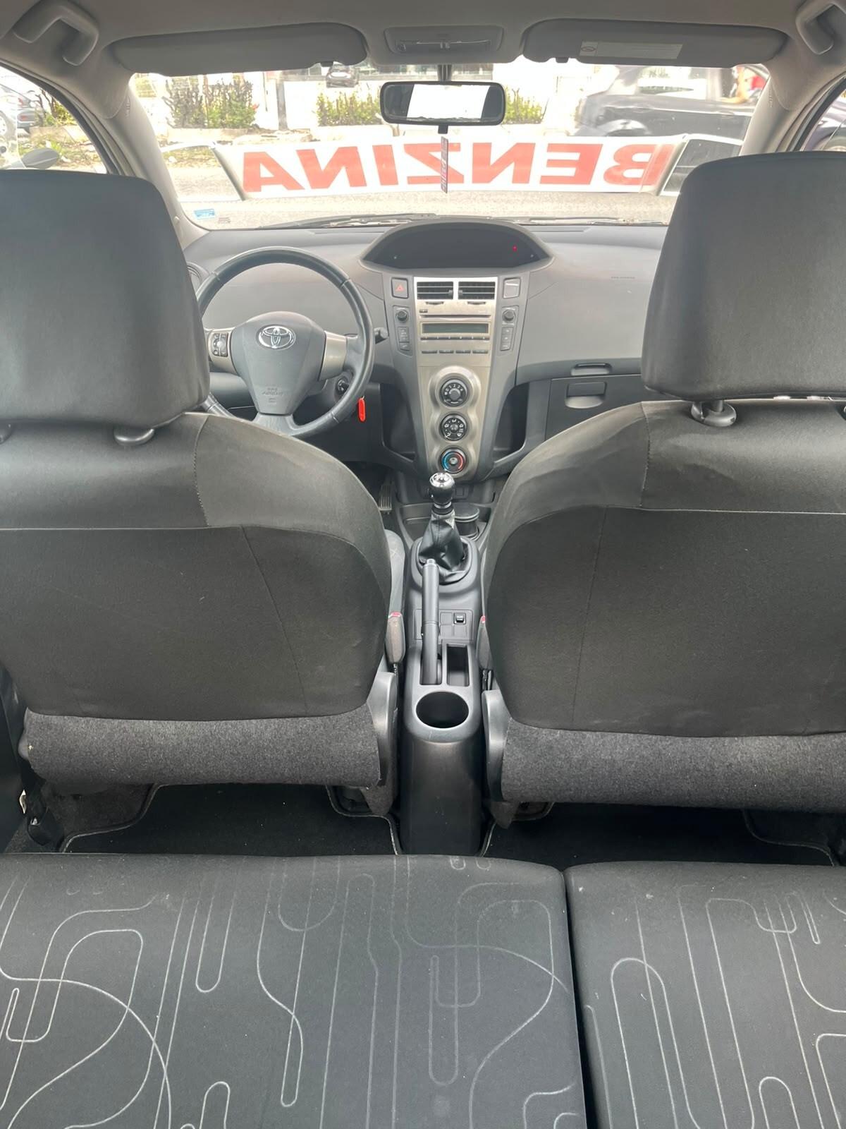 Toyota Yaris 1.0 5 porte Sol