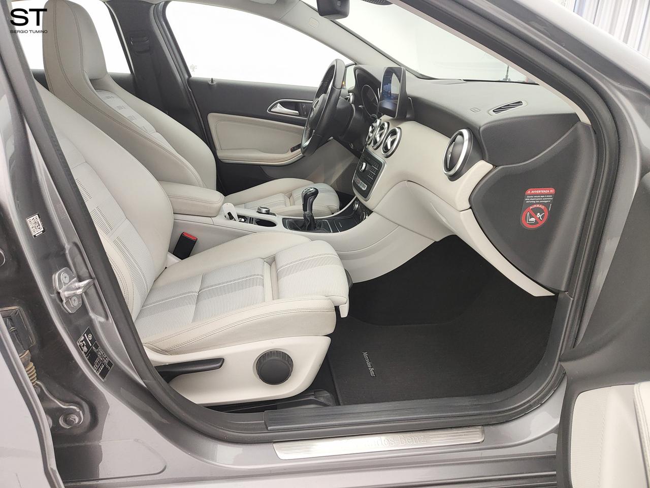 Mercedes-Benz Classe A (W176) - A 200 d Premium