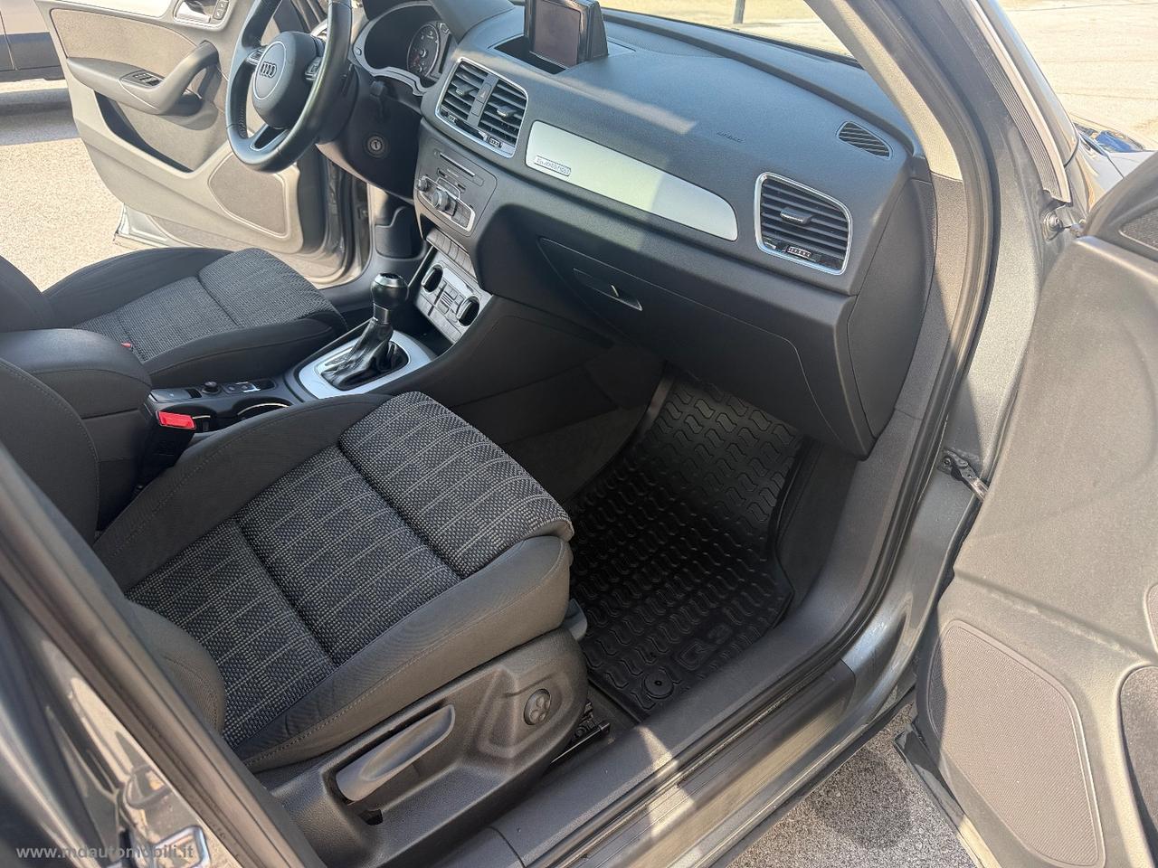 AUDI Q3 2.0 TDI 150CV quattro S tr. Sport TETTO FARI LED
