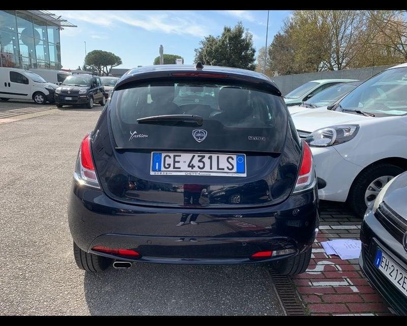 Lancia Ypsilon 1.0 FireFly 5 porte S&S Hybrid Gold