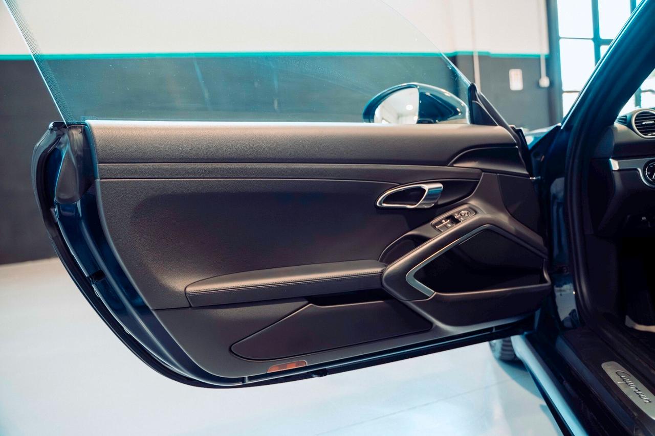 Porsche Cayman 718