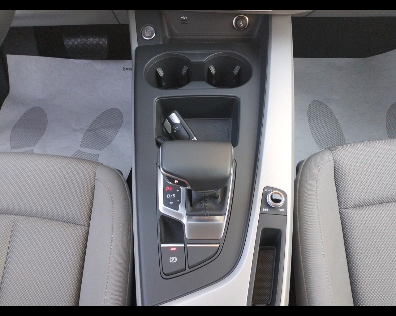 AUDI A4 5ª serie A4 Avant 40 TFSI S tronic