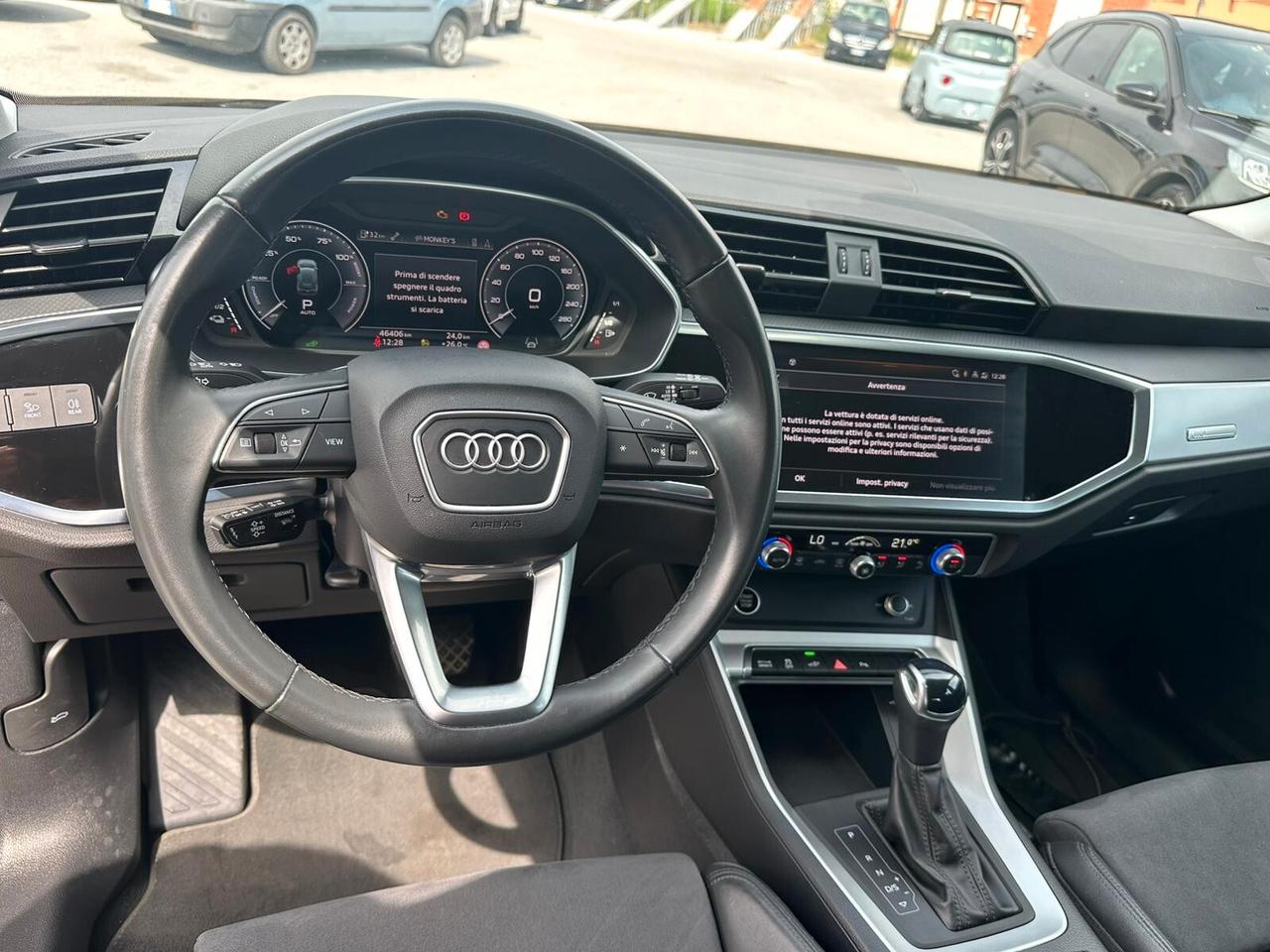 Audi Q3 45 TFSI e S tronic Identity Black