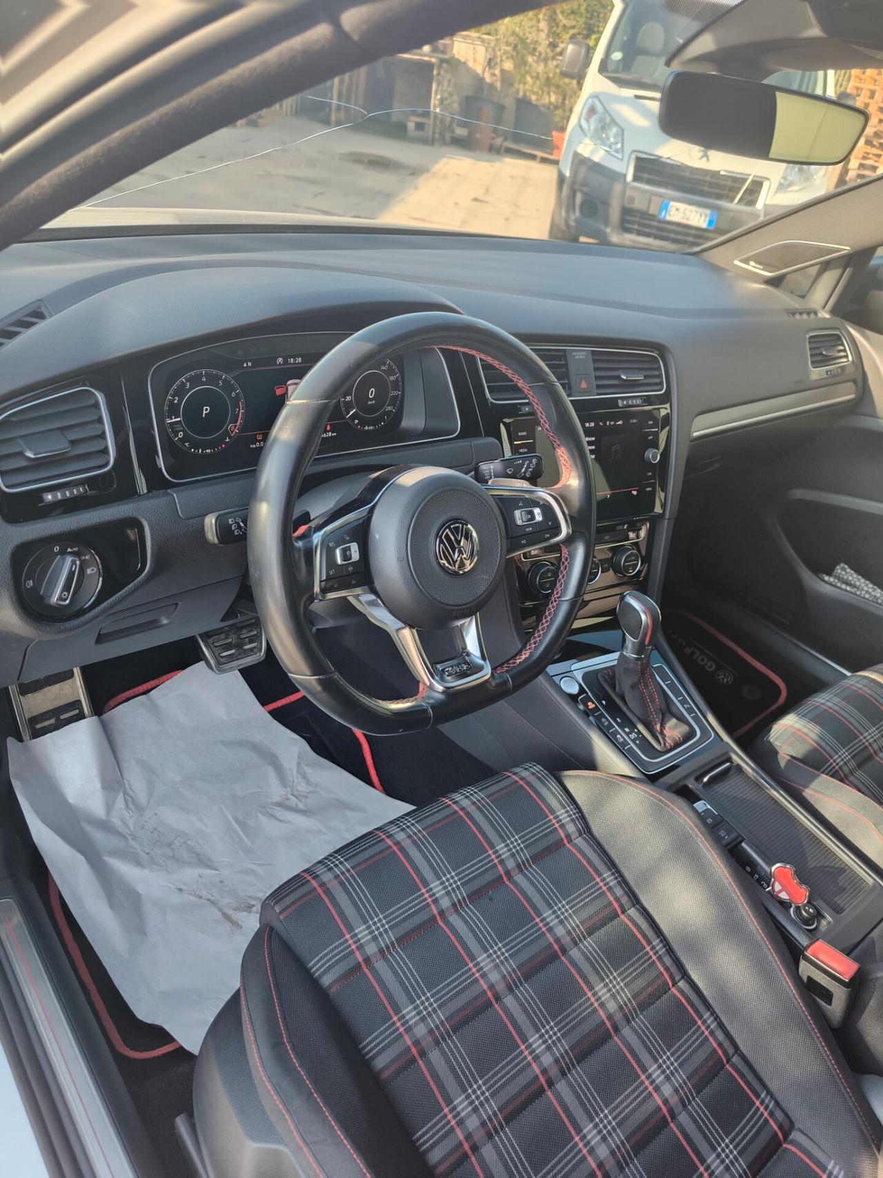 Volkswagen Golf GTI Performance 2.0 245 CV TSI DSG 5p. BMT