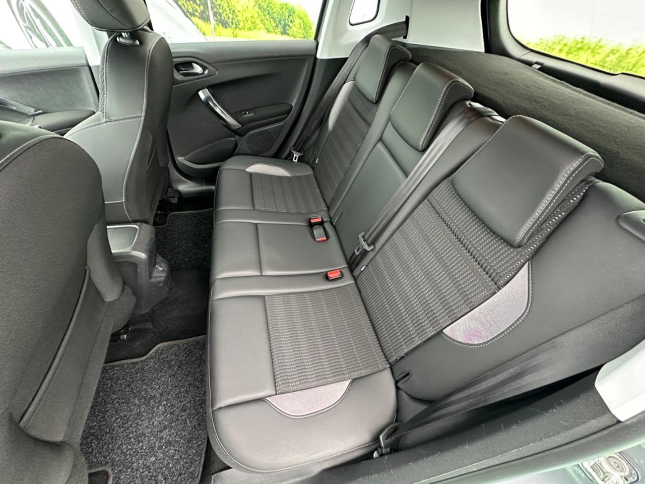 Peugeot 2008 1.6 BlueHdi 120cv Allure 2015