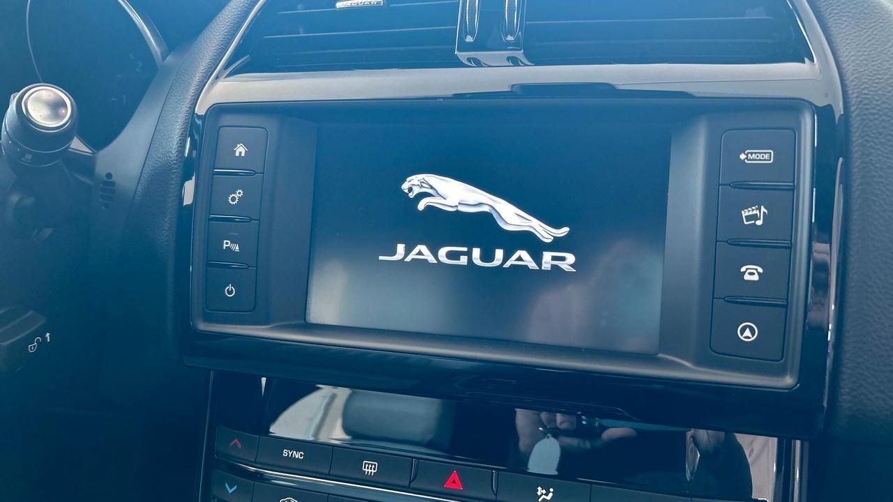 Jaguar XE 2.0 D Turbo aut. Prestige