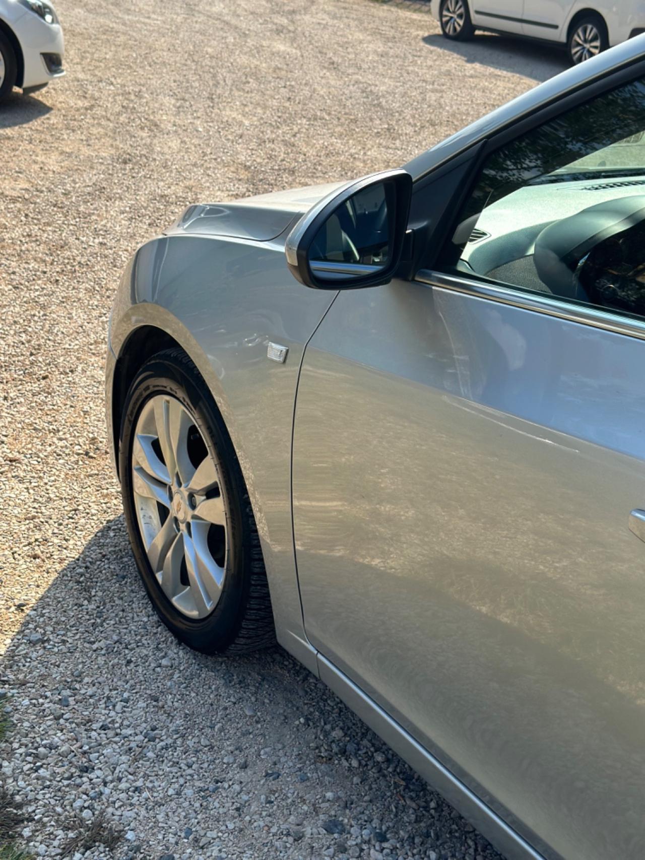 Chevrolet CRUZE 1.7 Diesel 5P LT KMCERT UNICOPR