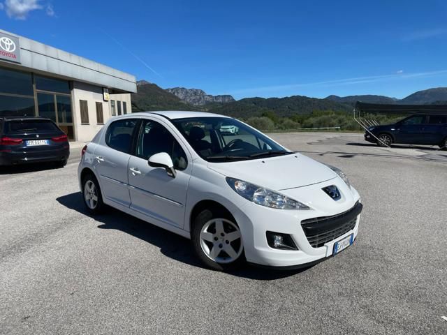 PEUGEOT 207 1.4 HDI 68CV 5p. Energie NEOPATENTATI