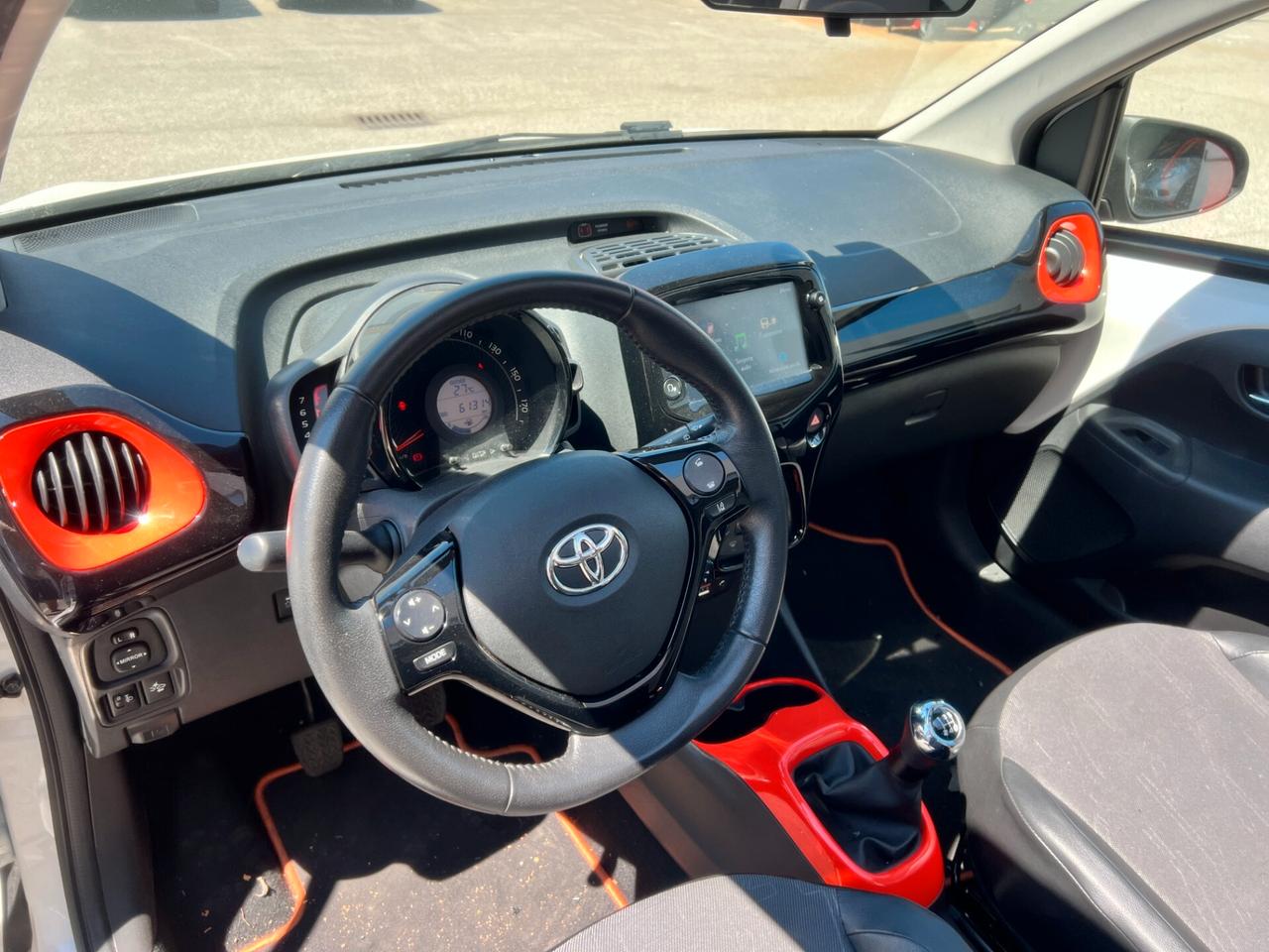 Toyota Aygo Connect 1.0 VVT-i 72 CV 5P. x-clusiv FULL