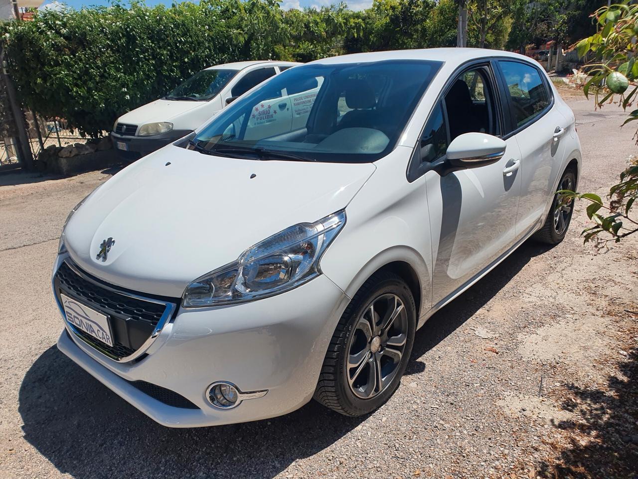 Peugeot 208 PureTech 82 5 porte Allure