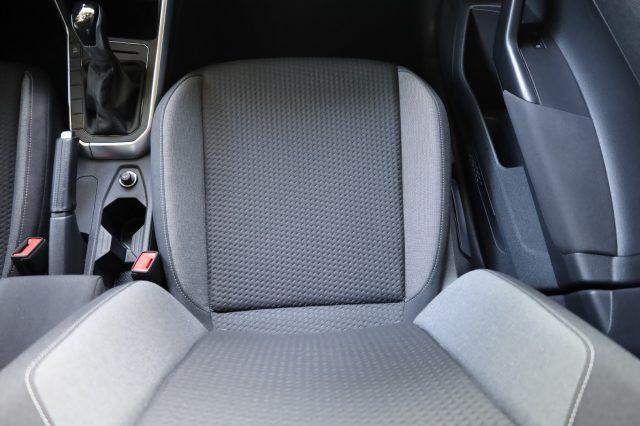 VOLKSWAGEN Taigo 1.0 TSI 110 CV DSG Automatica per NEOPATENTATI