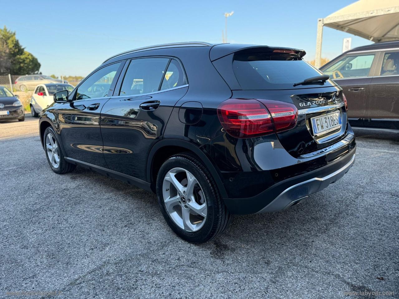 MERCEDES-BENZ GLA 200 d Automatic Premium