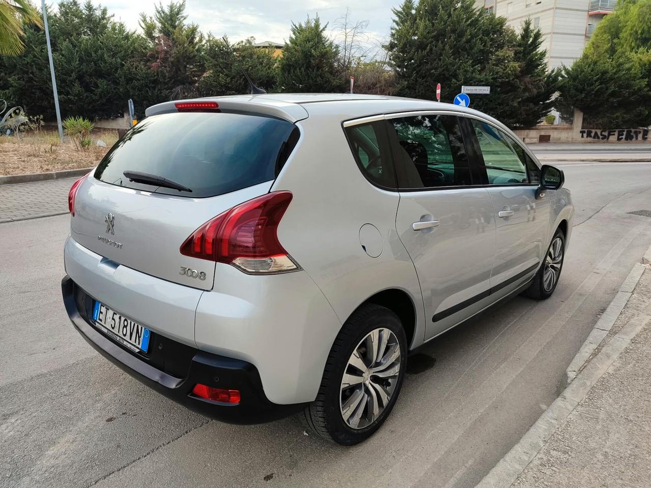 Peugeot 3008 1.6 HDi 115CV PRONTA CONSEGNA