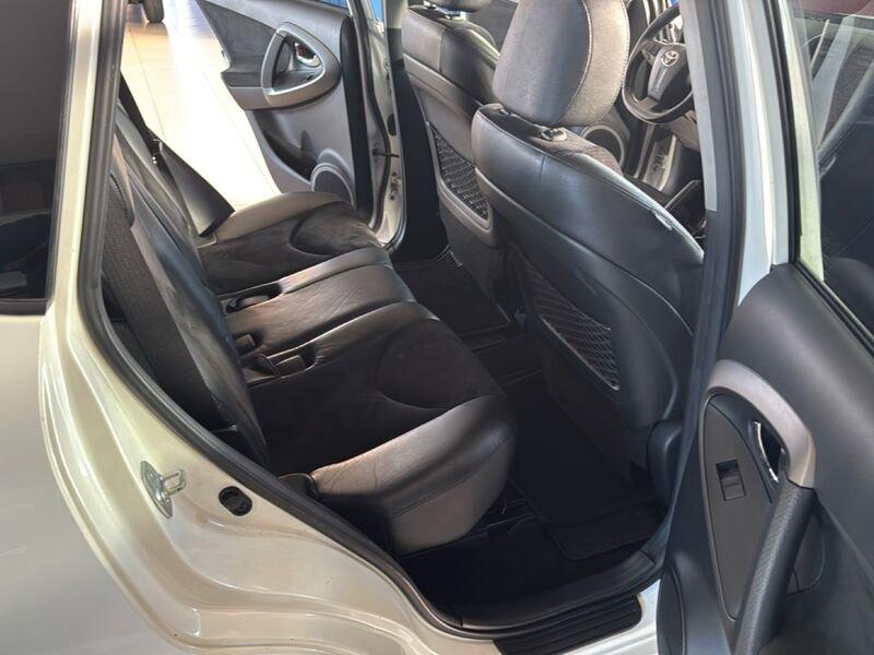 Toyota RAV4 D-4d 2.2 DPF 150cv Exclusive Gancio Traino