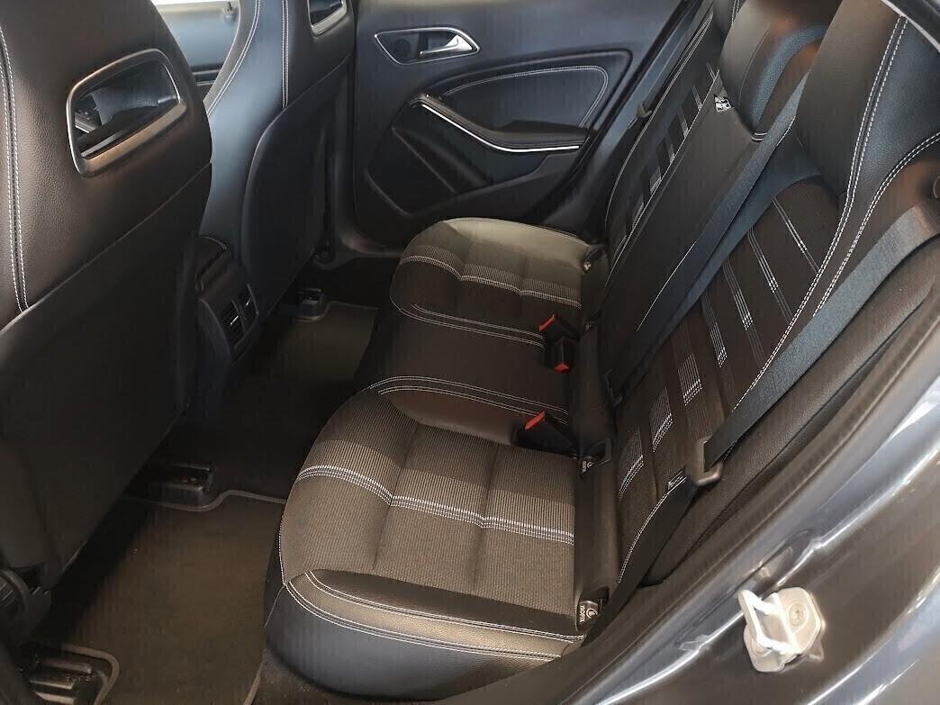 Mercedes-benz GLA 200 180 d Sport 4 MATIC