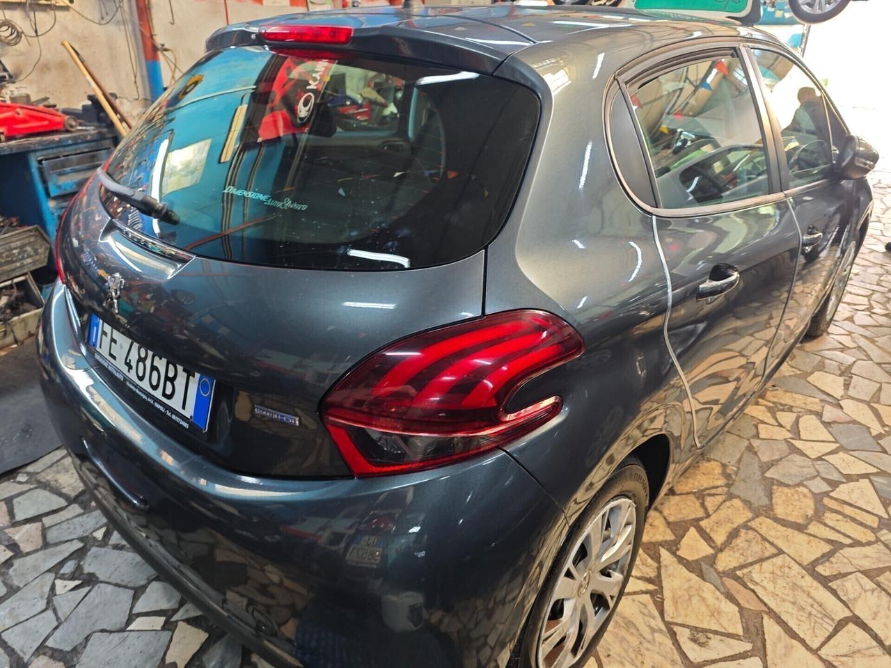 Peugeot 208 BlueHDi 75 5 porte Allure