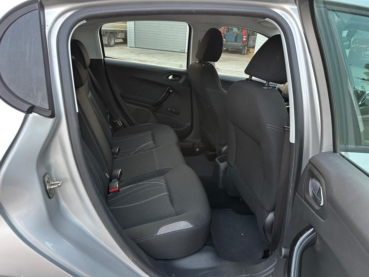 Peugeot 208 1.0 VTi 68 CV 5 porte solo 110mila km