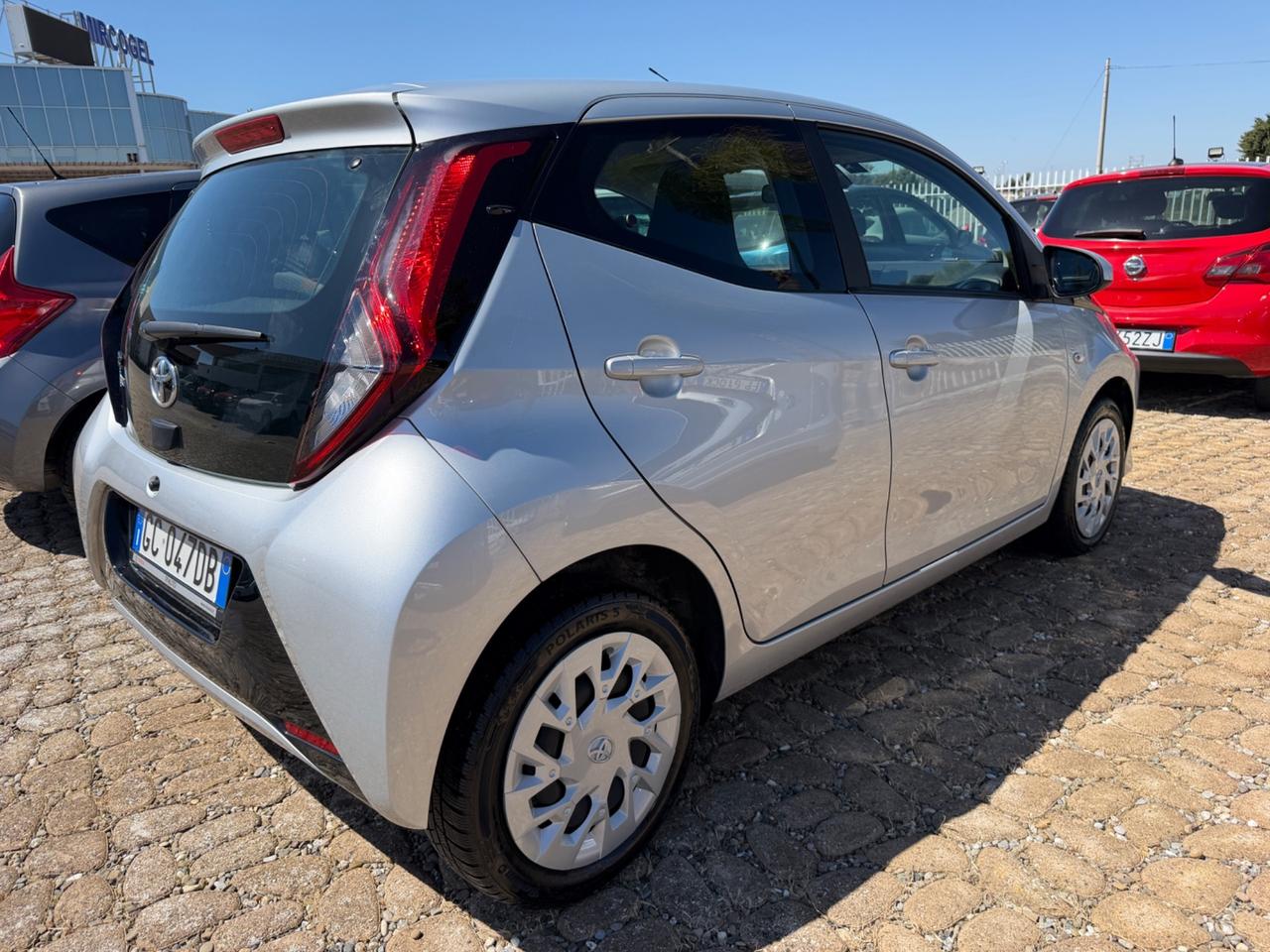 Toyota Aygo Connect 1.0 VVT-i 72 CV 5 porte x-play MMT