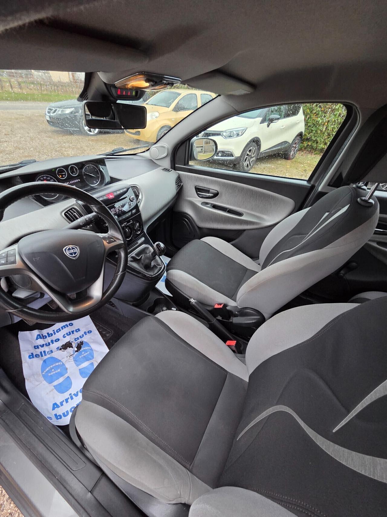 Lancia Ypsilon 1.3 MJT 16V 95 CV 5 porte S&S Platinum FINANZIABILE