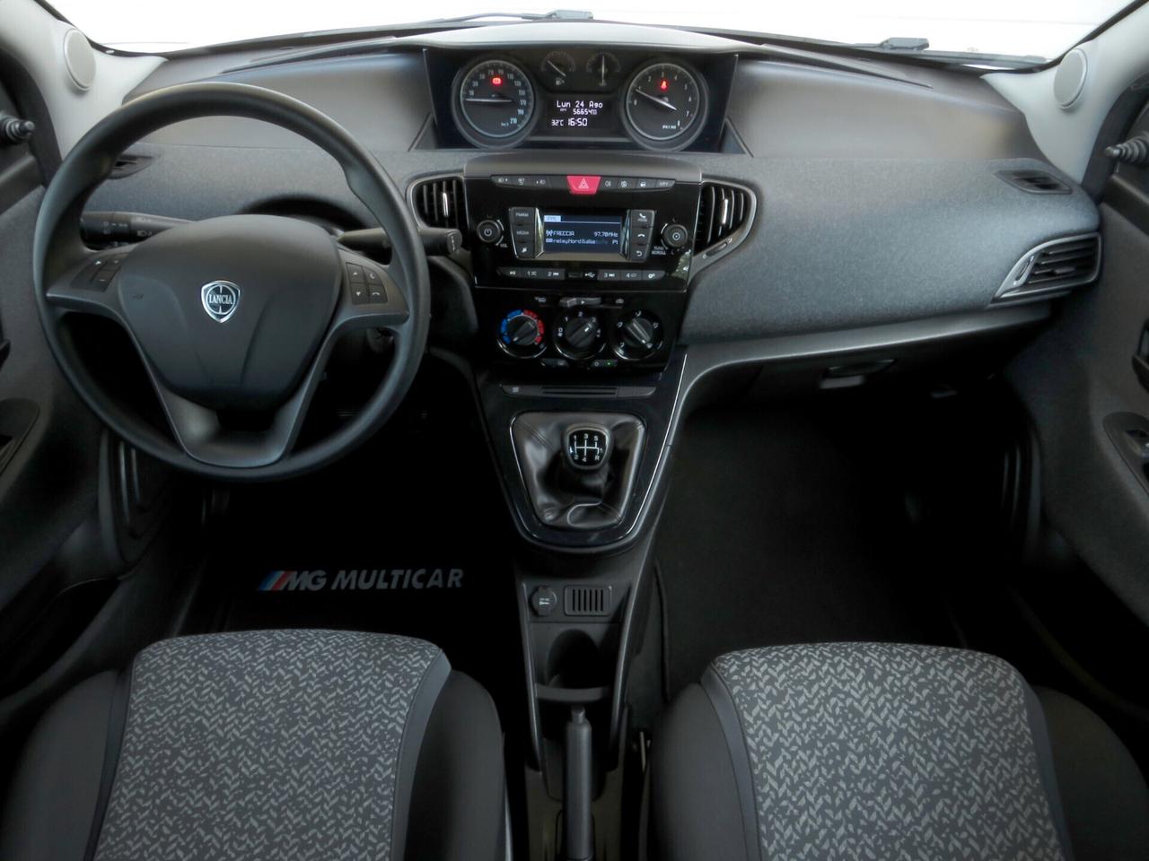 Lancia Ypsilon 1.2 Elefantino Blu. km 56.600. climatizzatore/Bluetooth