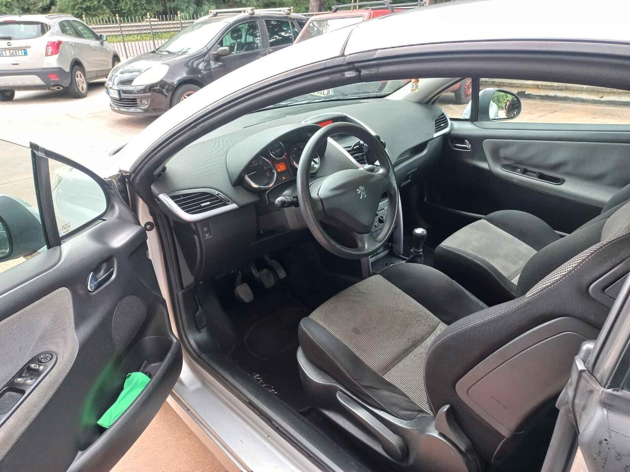 Peugeot 207 1.6 120CV CC Féline